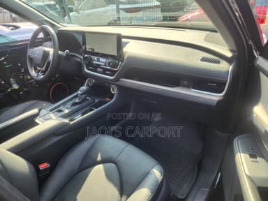 Toyota Highlander Limited AWD Black thumbnail 3