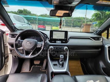 Toyota RAV4 Limited AWD White thumbnail 3