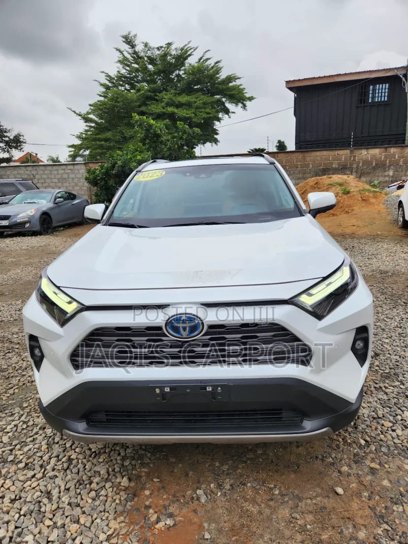 Toyota RAV4 Limited AWD White - Image 1
