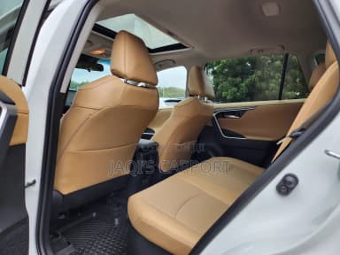 Toyota RAV4 Limited AWD White thumbnail 4