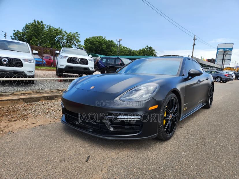 Porsche Panamera GTS Black - Image 1