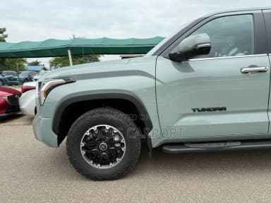 Toyota Tundra Limited CrewMax 5.5' Bed Green thumbnail 3