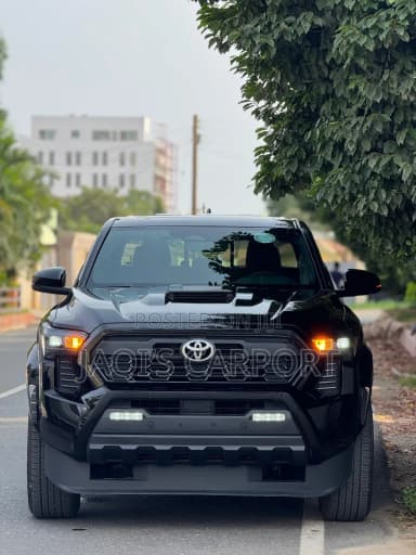 Toyota Tacoma SR5 Double Cab 5' Bed AT Black thumbnail 2