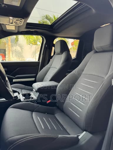Toyota Tacoma SR5 Double Cab 5' Bed AT Black thumbnail 4