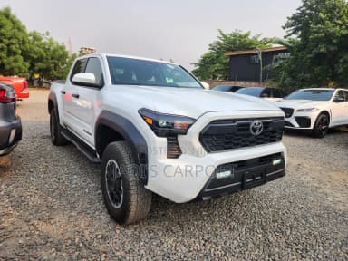 Toyota Tacoma SR5 Double Cab 5' Bed AT White thumbnail 2