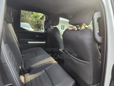Toyota Tacoma SR5 Double Cab 5' Bed AT White thumbnail 4