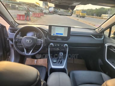 Toyota RAV4 Limited AWD Gray thumbnail 4