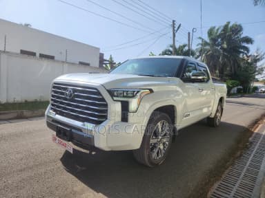 Toyota Tundra Platinum CrewMax 5.5' Bed White thumbnail 2